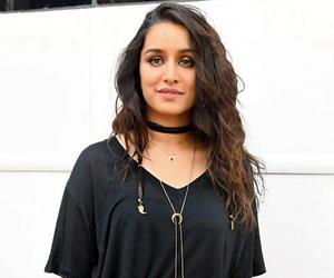 Shraddha Kapoor's no to fans, yes to pals