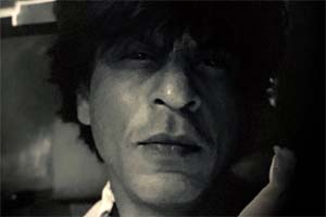 This picture of Shah Rukh Khan disturbs Katrina Kaif and we wonder why!