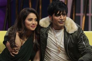 Adaa Khan gets emotional on Rajeev Khandelwal's talk show