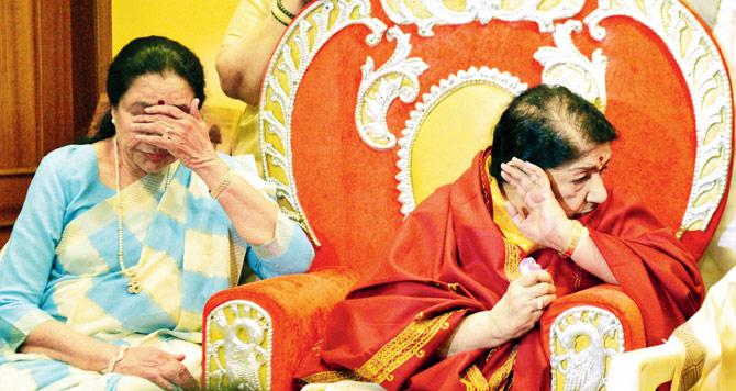 Asha Bhonsle and Lata Mangeshkar