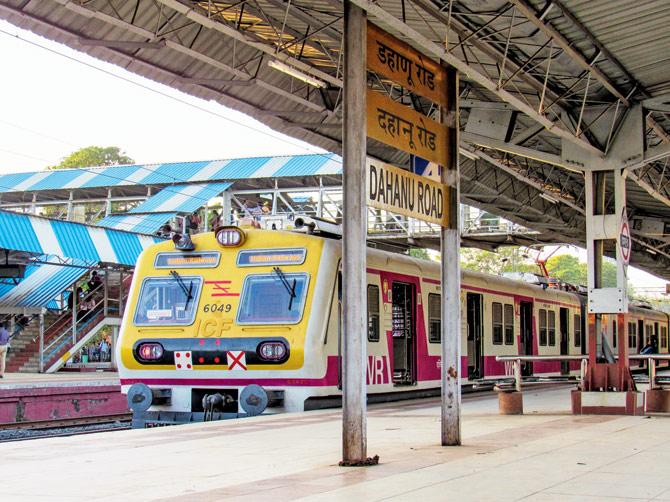Western Railway runs seven services from Mumbai to Dahanu Road daily. Pic/Saurabh Raut