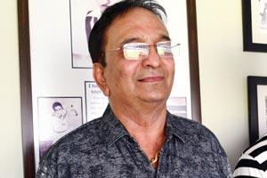 Hardik Pandya should continue batting up the order, says his father Himanshu