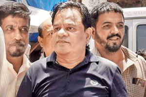 Iqbal Kaskar admitted to JJ with chest pain