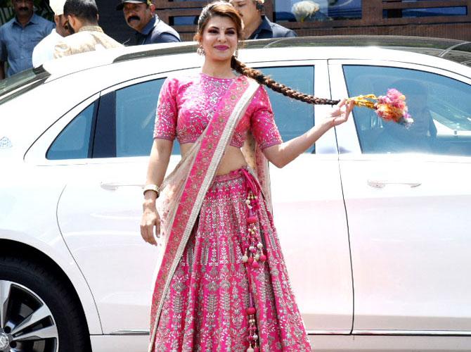 Sonam Kapoor and Anand Ahuja wedding: Jacqueline Fernandez stuns in pink  lehenga