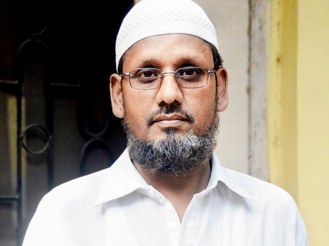 Cops are yet to locate the bike of Mumbra-resident Mohammed Hussain Basir, 49. Basir