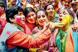 Karnataka assembly elections: State kept hanging as BJP falls short of majority