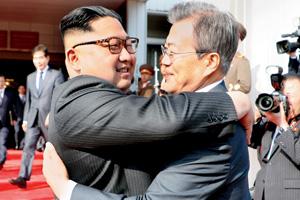 North, South Korean leaders meet in surprise summit