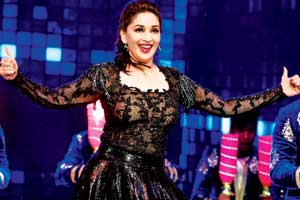 Kalank: Madhuri Dixit as a dance teacher to Alia Bhatt and Kiara Advani