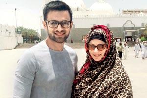 Pregnant Sania Mirza and husband Shoaib Malik go on pilgrimage in Medina
