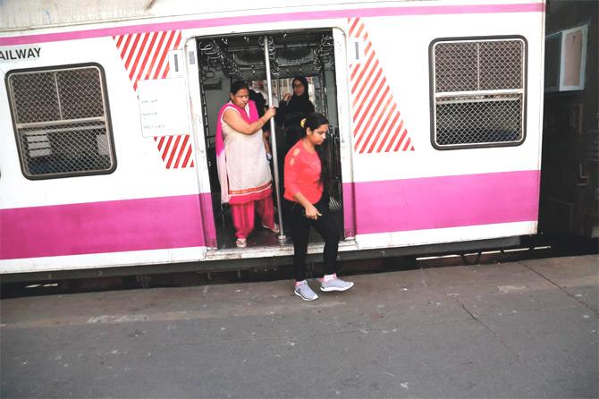 A picture taken last Saturday shows Singh and her mother Ishravati on the same 8.01 am ladies special, which she had taken from Kalyan station that fateful February morning