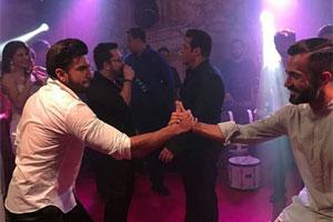 Mika Singh: Difficult to make Shah Rukh Khan, Salman Khan dance together