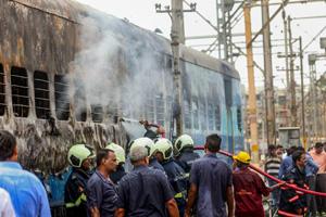 Mumbai: Fire in express train coach derails Central Railway's schedule