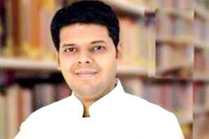 Senior NCP leader's son Niranjan Davkhare quits party to join BJP