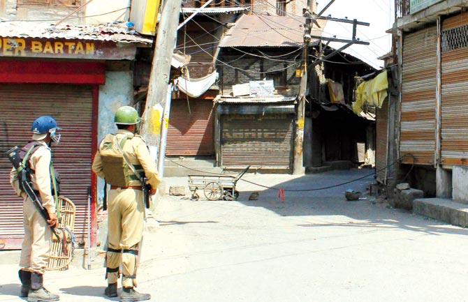 The Ramzan ceasefire in the Valley, though cosmetic in nature, does give Kashmiris a hope of peace. File pic