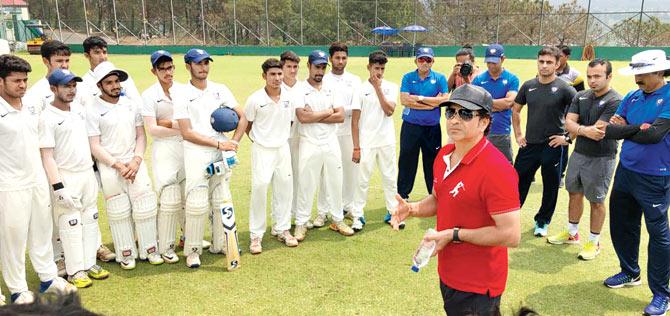 Sachin Tendulkar talks to the U-19 cricketers in Dharamsala
