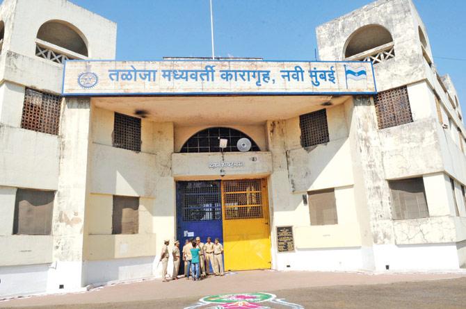 The constables at Taloja jail had allegedly threatened the inmate’s son of transferring his father into a barrack with a hardcore criminal. File Pic