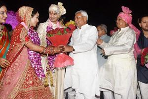 Chaos at Tej Pratap's wedding; unruly crowd loots food items, crockery