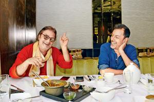 Vinay Pathak, Rajat Kapoor lament paucity of good scripts over Asian meal