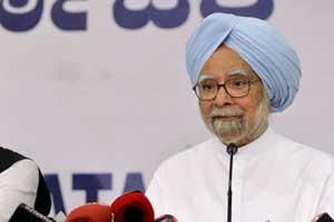 Manmohan Singh: Centre denying benefits of low oil prices
