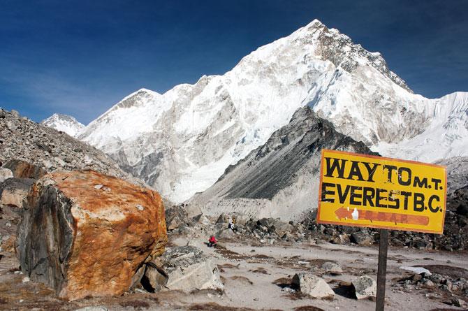 Maharashtra to give Rs 25 lakh each to students who scaled Everest