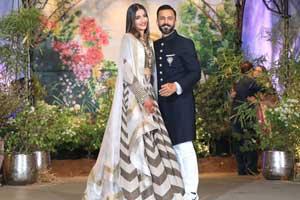 Sonam Kapoor and Anand Ahuja look like the perfect couple at their reception