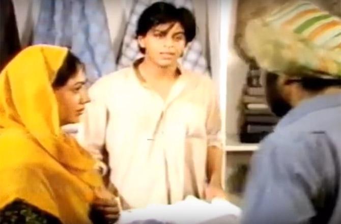 Dil Dariya: Shah Rukh Khan's first-ever starring role was in Lekh Tandon's television series Dil Dariya, which began shooting in 1988, but production delays led to the 1989 series Fauji becoming his television debut instead.