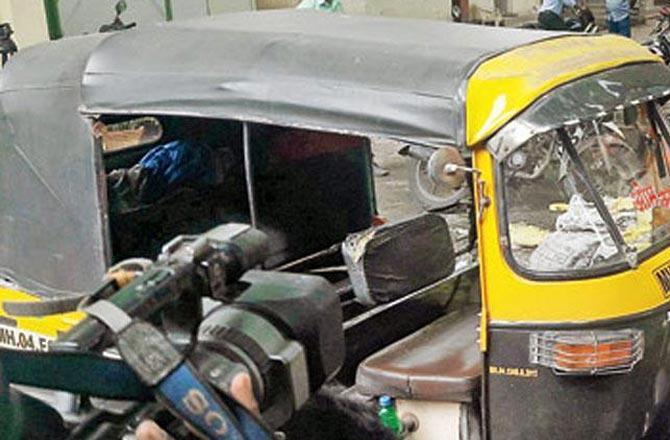 On August 23, 2018, a journalist in Mumbai lodged an FIR with the Borivali police complaining that an auto rickshaw driver allegedly masturbated before her.  'I was texting my colleagues when a friend called. While I was on the call, I noticed the driver indulge in obscene actions. I told my friend about it,' the journalist said in her complaint to Borivali police. The female journalist further claimed that there were six men nearby, who saw the driver masturbate, but none came to help her.   