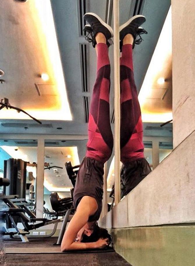 Manushi Chhillar who is very committed to her fitness routine, makes sure she works out at least four or five times in a week. Talking about Manushi Chhillar's diet plans, her nutritionist Nmami Agarwal said, 'Manushi is a vegetarian and had many travel commitments so there was no fixed plan and a new diet plan was made every day as per her schedule and local food available at the place where she is travelling.'