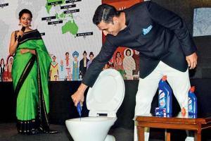 Akshay Kumar: Spitting is a disgusting habit