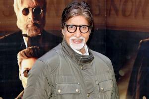 Amitabh Bachchan tries his hand at zitar