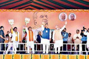 Narendra Modi: Congress supporting Maoists, ruining lives of tribals