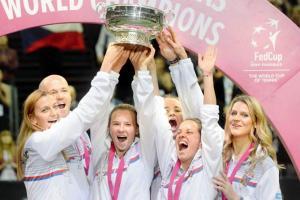 Siniakova helps Czechs beat USA to win Fed Cup