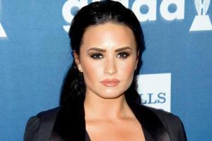 Demi Lovato steps out of rehab and looks sober