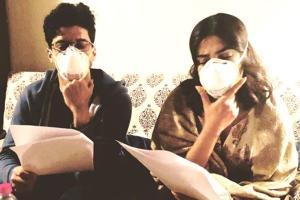 This is how Priyanka and Farhan are bearing Delhi's toxic air