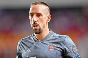 Bayern Munich's Franck Ribery apologises for slapping TV commentator