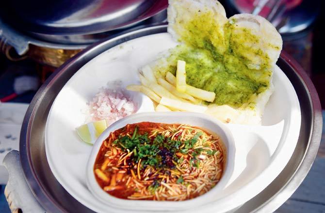 Garlic pav with misal and French fries