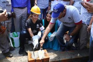 Jacqueline Fernandez flies to Kerala to rebuild the state