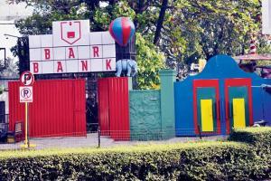 Mumbai: Juhu's Bar Bank fails to convince BMC, loses furniture