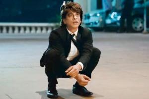Katar, not kirpan in film, clarify the makers of SRK's Zero
