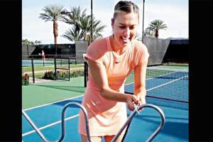 Maria Sharapova fails at a game of touch