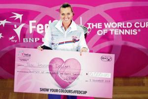 Petra wins Heart award, donates cheque to hospital