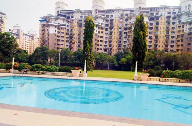 The NRI Complex in Seawoods