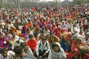 Farmers march to Azad Maidan in Mumbai for loan waiver