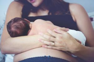 'Do your chores like breastfeeding at home, not in the mall'