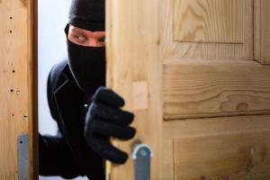 'Rs 50 lakh looted from bank officials recovered within 4 hrs'