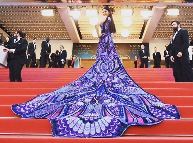 Aishwarya Rai Bachchan looked no less than a mermaid when she walked down the red carpet with her purple gown at the Cannes Film Festival, 2018. The actress was accompanied by her daughter, and it was during Cannes, Aishwarya Rai Bachchan made her Instagram debut, and took the social media by the storm with her pretty images from the red carpet with her daughter Aaradhya Bachchan.