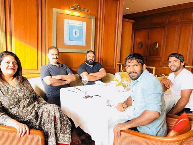In pic: Yogeshwar Dutt with Bajrang Punia and a few friends enjoying at a lunch outing