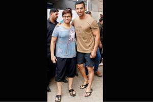 Celeb spotting in Bandra: Aamir Khan and John Abraham keep it casual