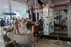 Three injured as fuel tank of auto-rickshaw explodes in Malad