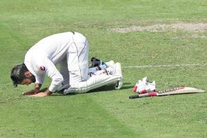 Hafeez credits wife Nazia and Shoaib Akhtar for dramatic comeback